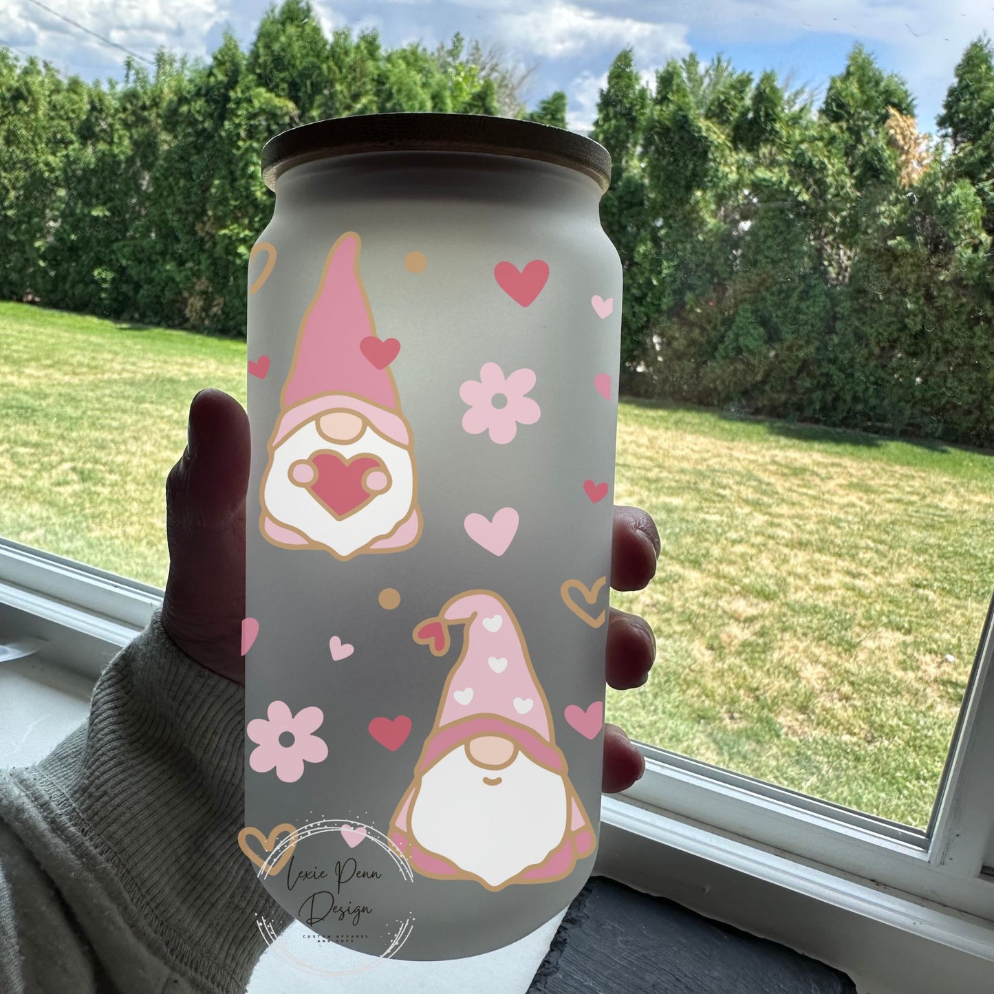 Valentine Gnome 18oz Frosted Glass Cup