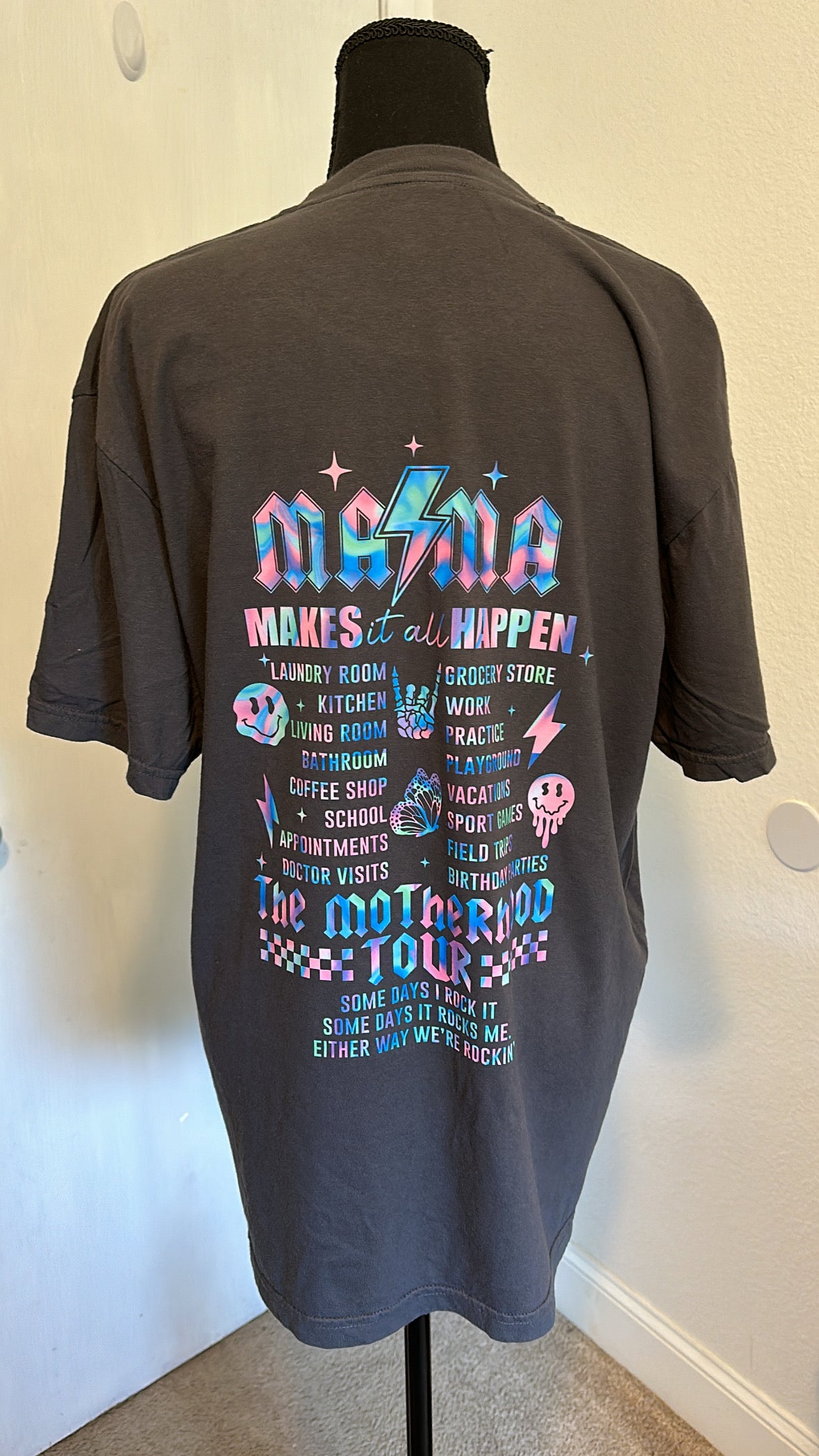 Mama tour graphic t-shirt in graphite SALE