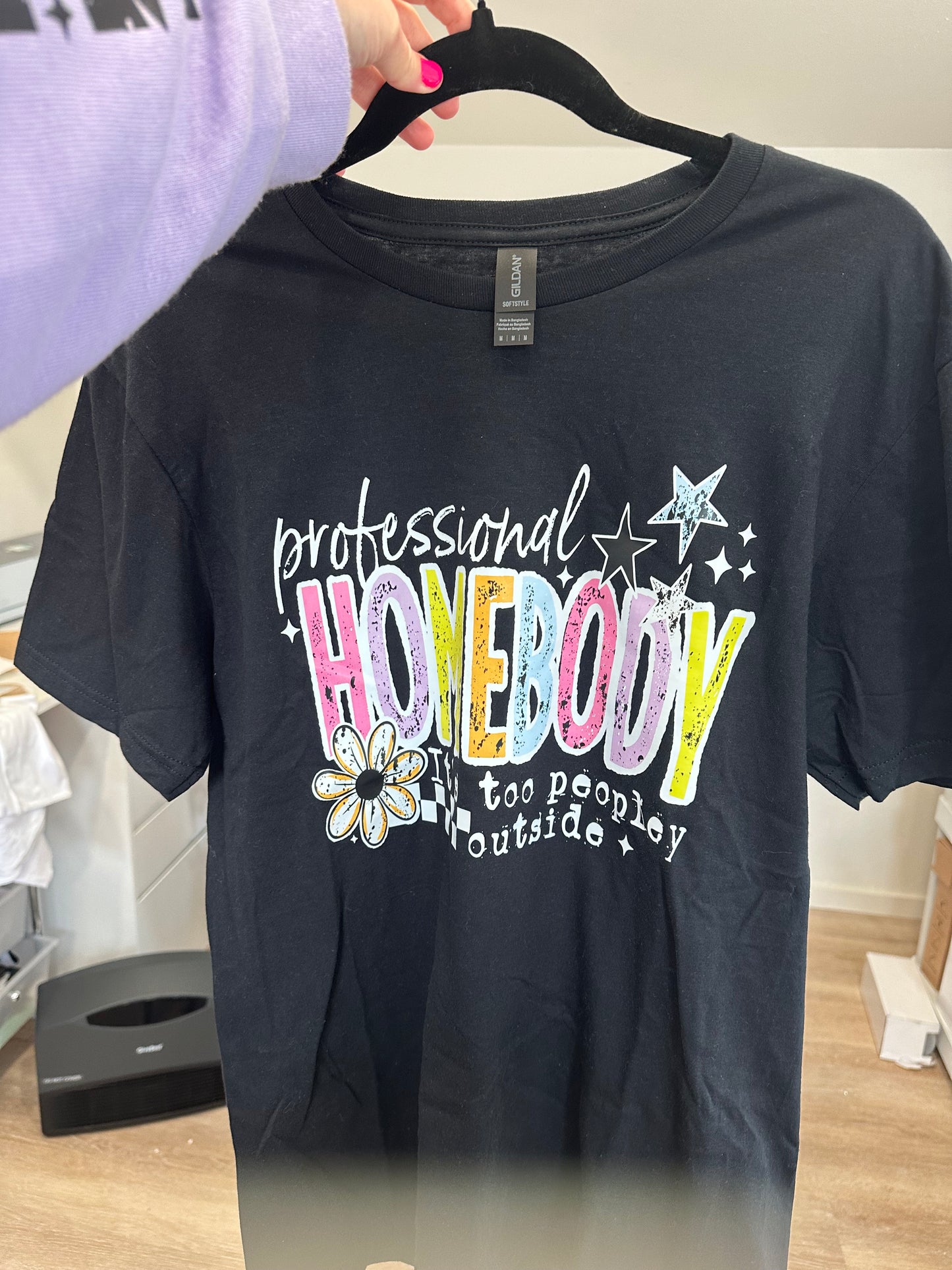 professional homebody its too peopley t-shirt in black
