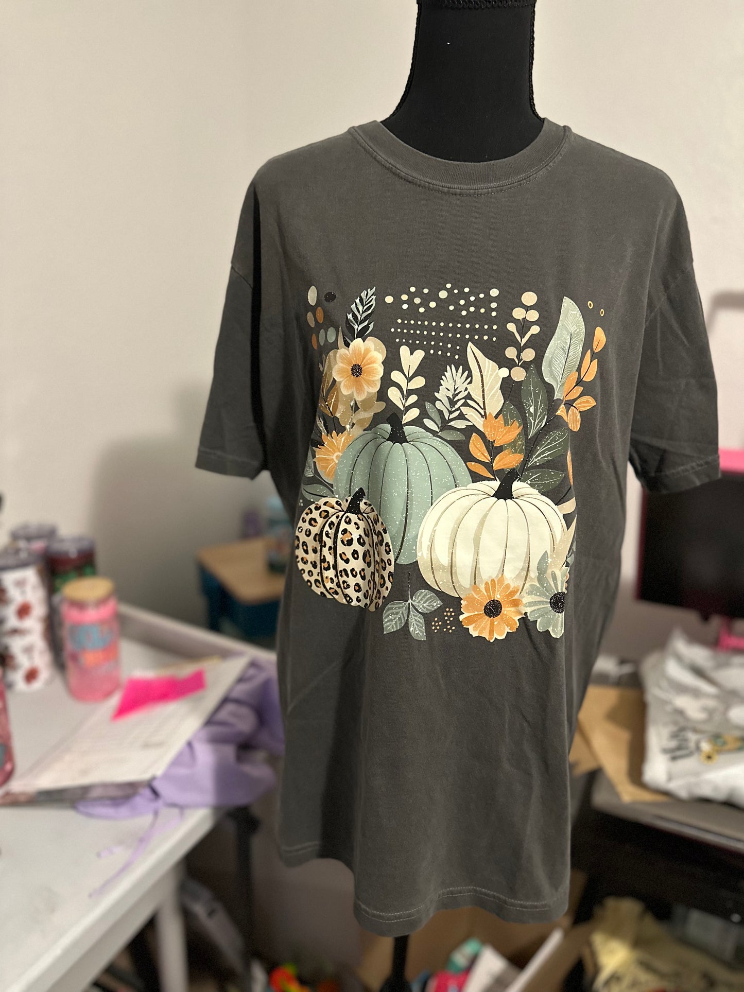 Fall pumpkin t-shirt in gray