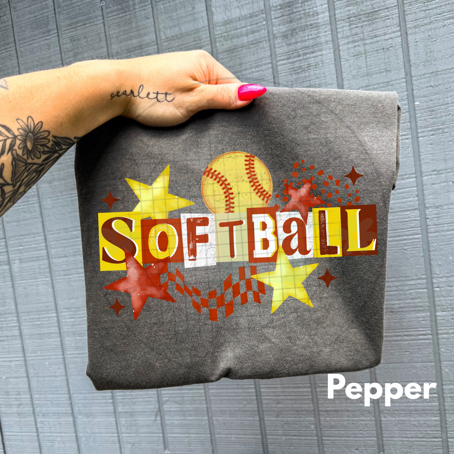 Softball tee in Pepper