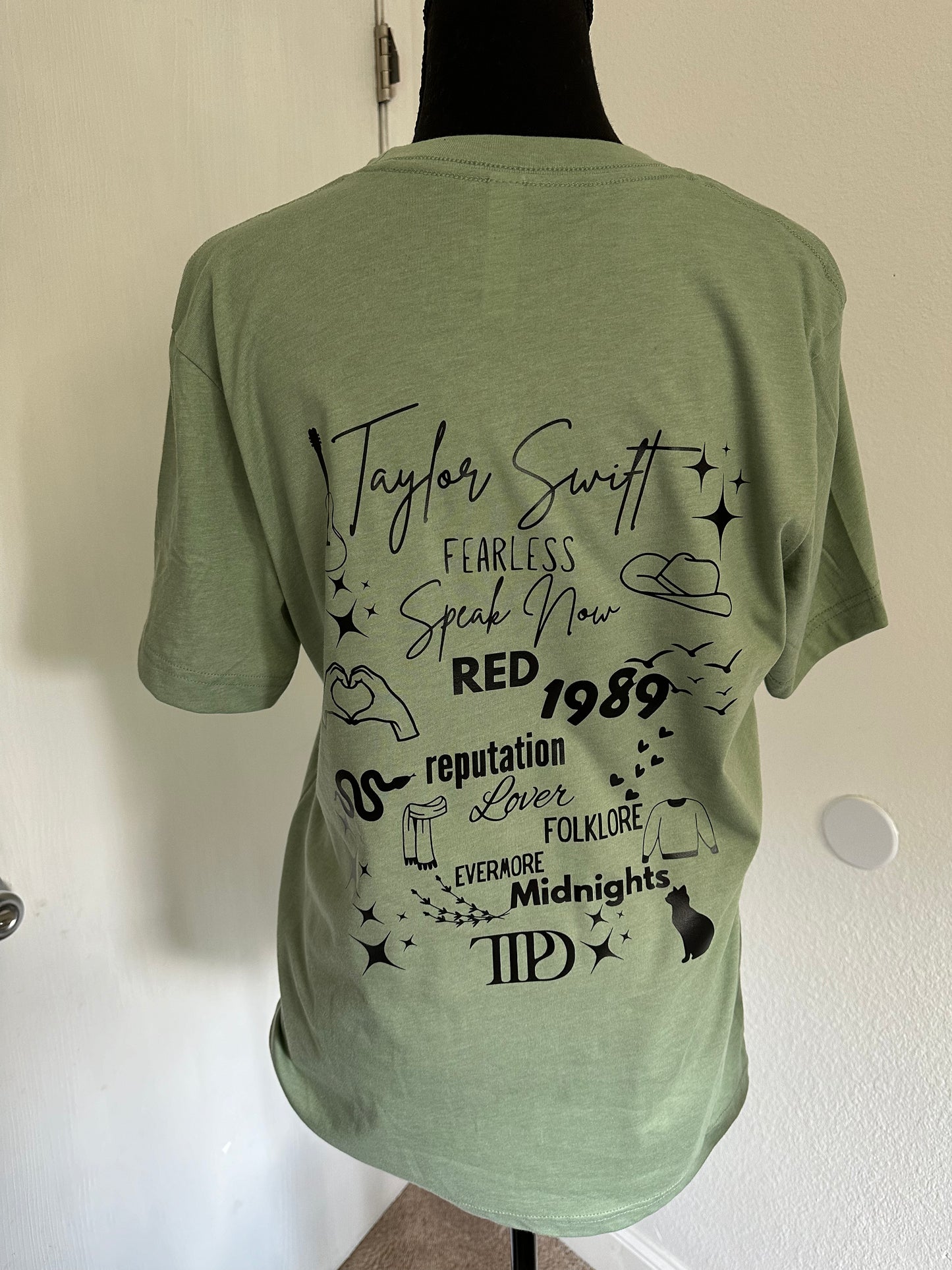 Swiftie Era T-shirt in Sage