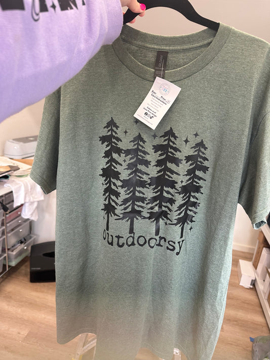 Outdoorsy t-shirt in heather green
